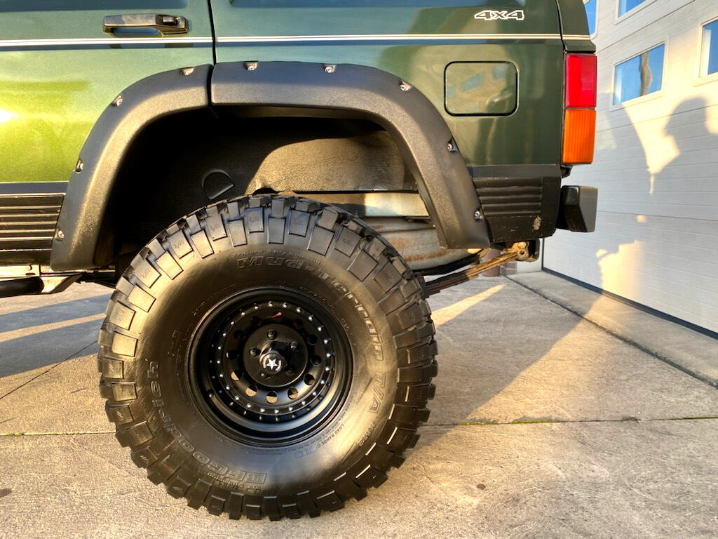 Sold: 1996 Jeep Cherokee XJ
