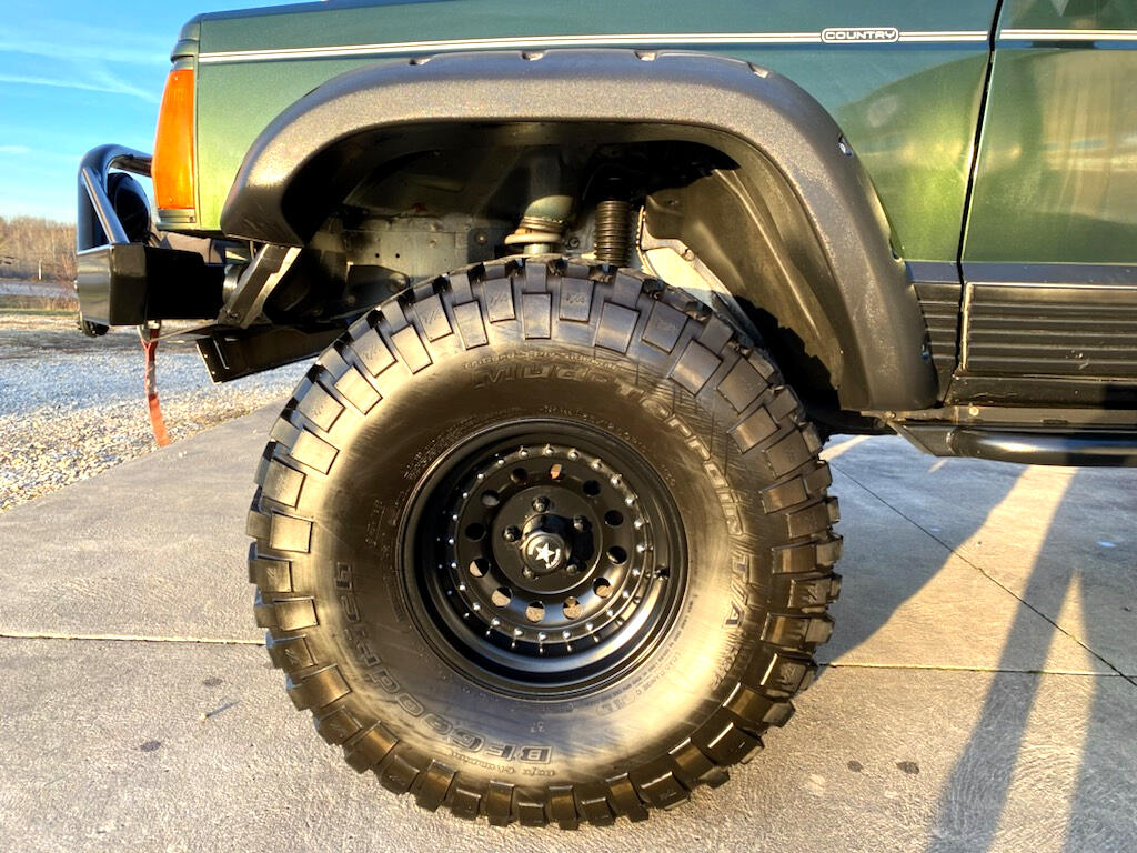 Sold: 1996 Jeep Cherokee XJ