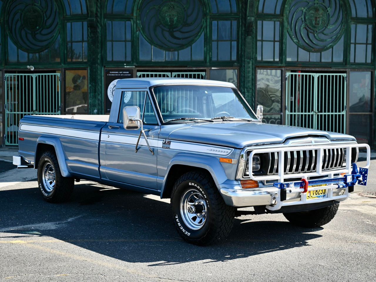 Sold: 1982 Jeep J-10-1