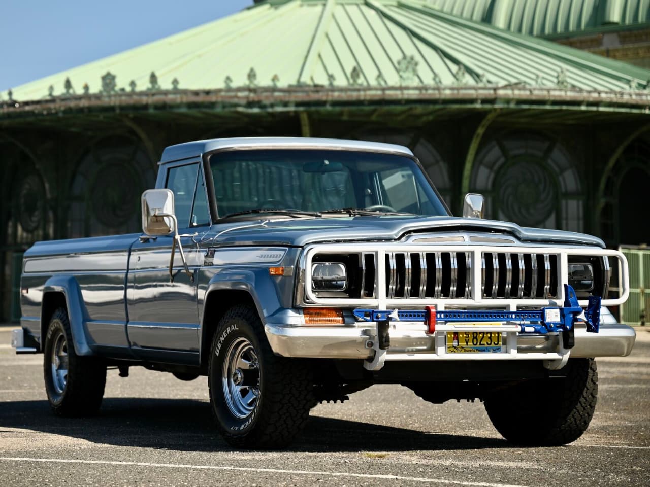 Sold: 1982 Jeep J-10