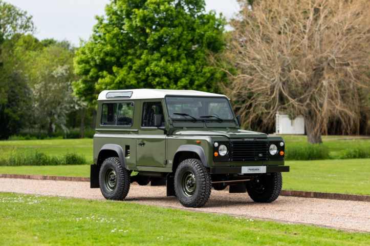  Land Rover Defender