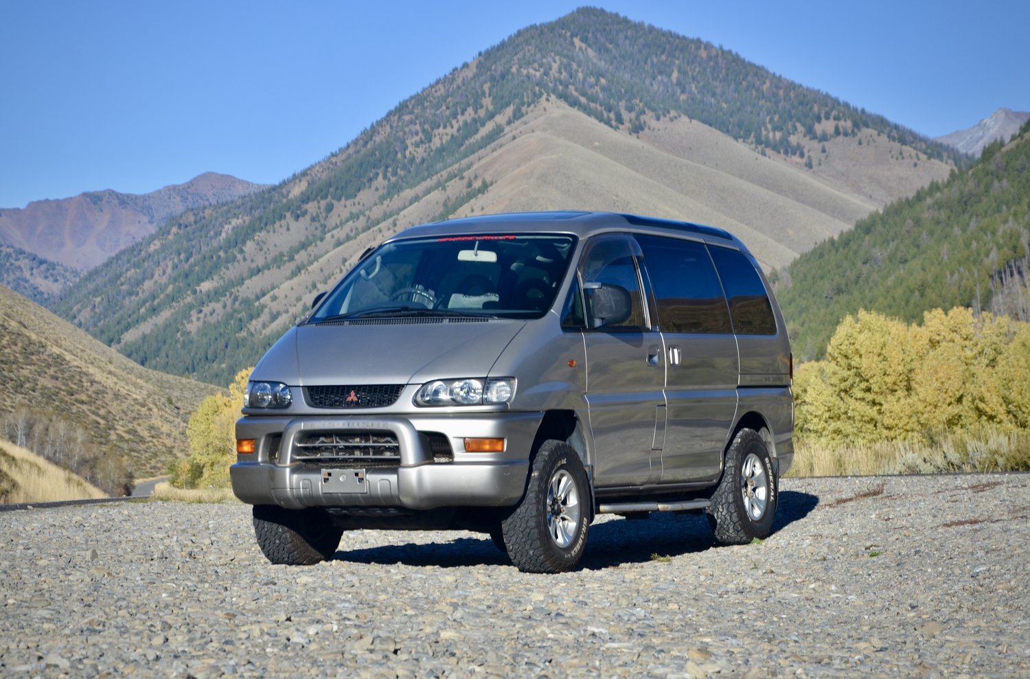  Mitsubishi Delica
