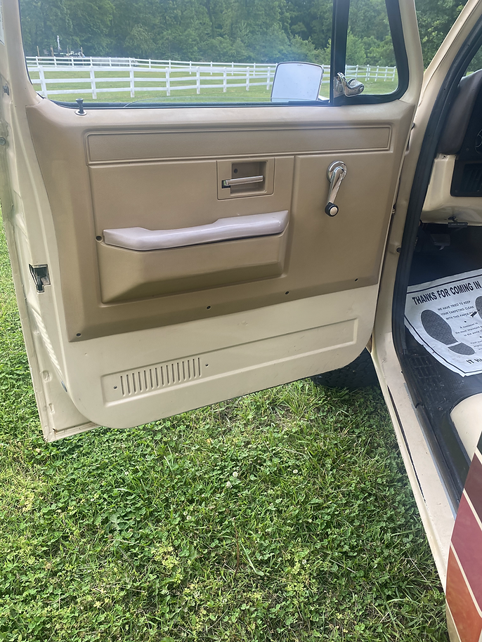 Sold: 1987 Chevrolet V10 1/2 Ton - 4