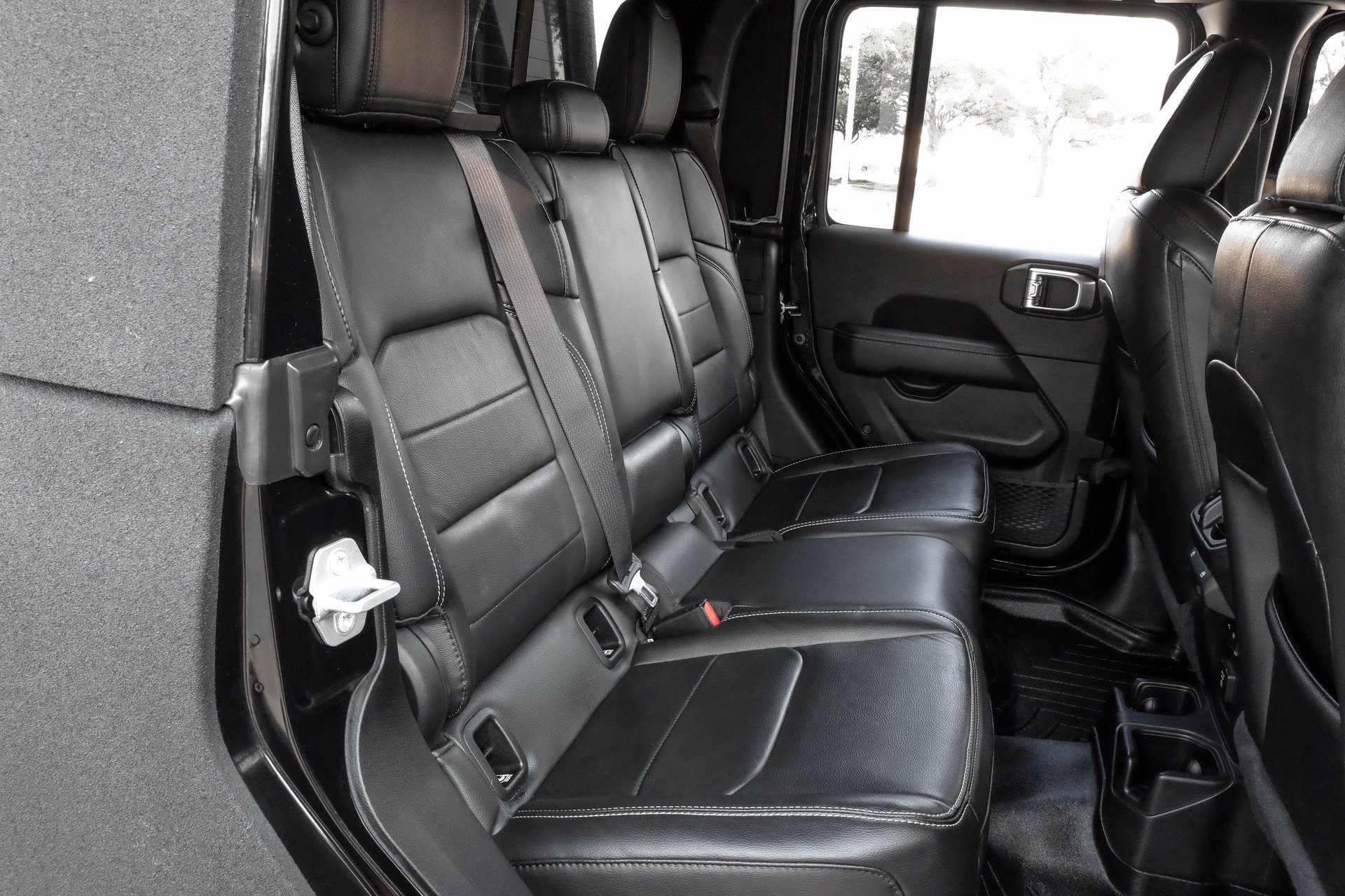 Sold: 2020 Jeep Gladiator Overland 4D Crew Cab