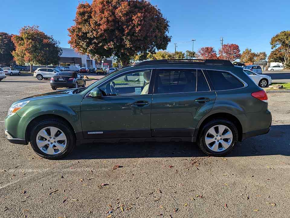 Sold: 2010 Subaru Outback 2.5i Limited
