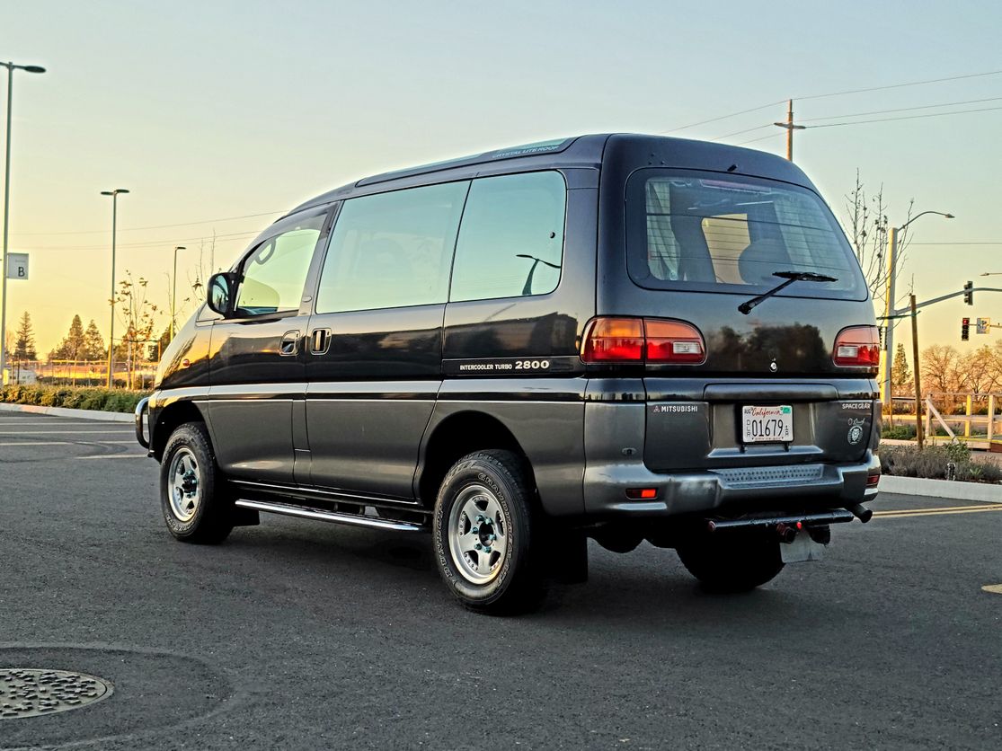 Sold: 1996 Mitsubishi Delica Space Gear Super Exceed