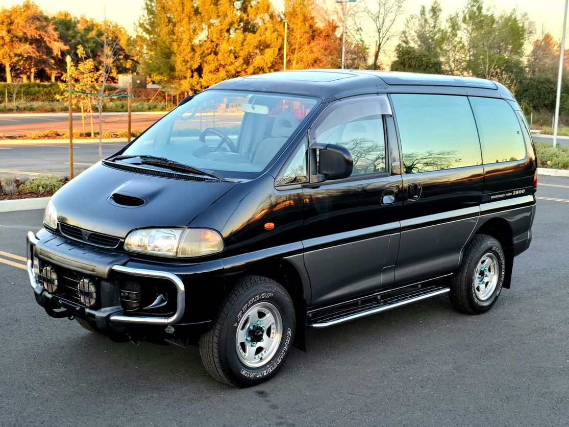 Sold: 1996 Mitsubishi Delica Space Gear Super Exceed