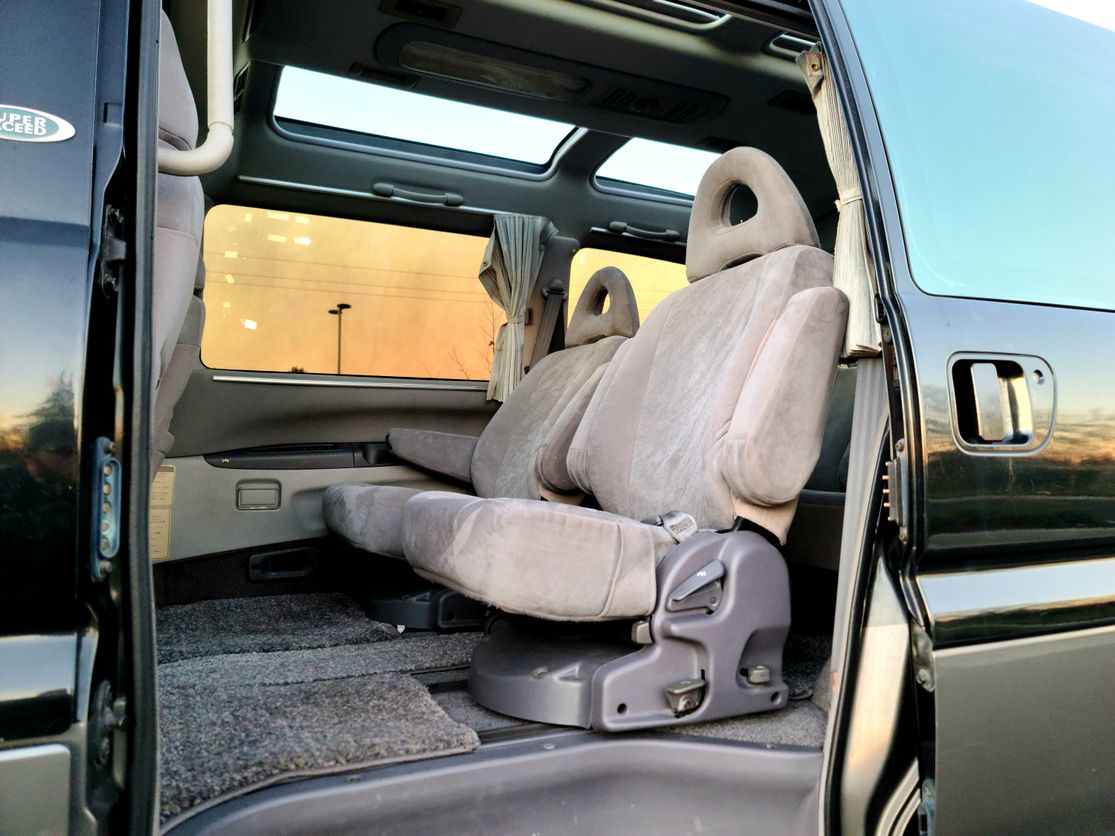 Sold: 1996 Mitsubishi Delica Space Gear Super Exceed