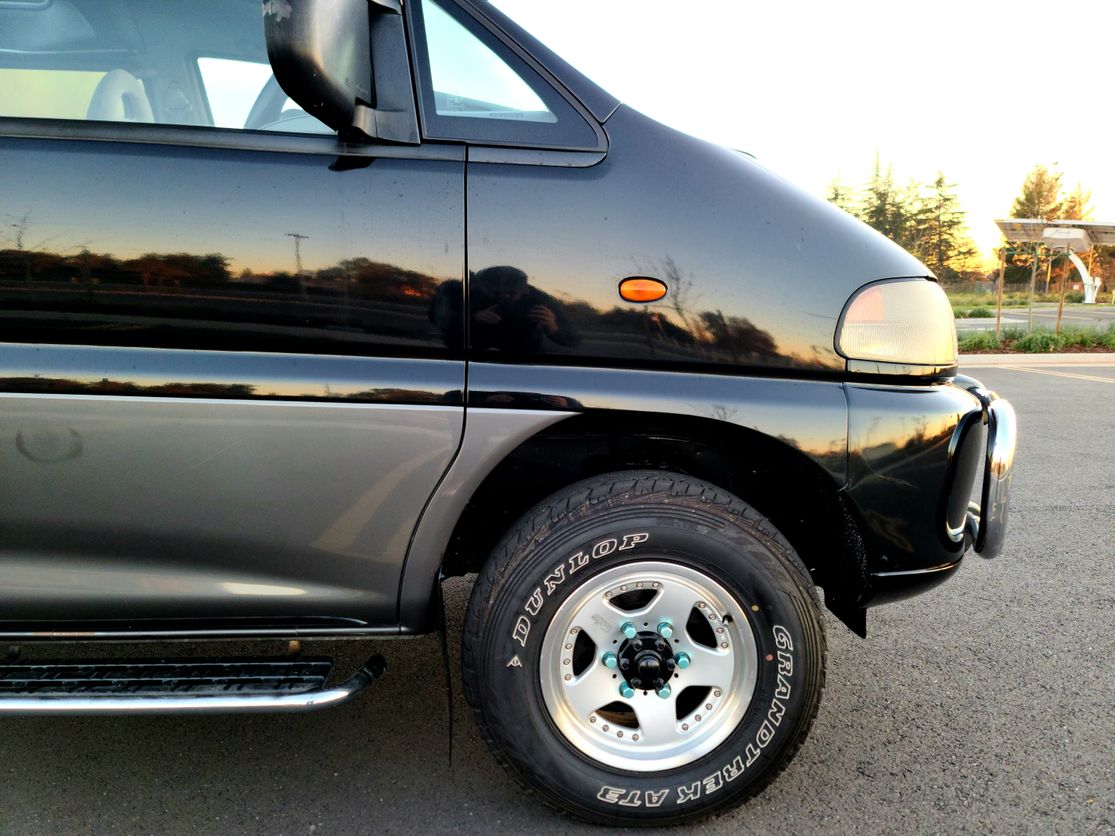 Sold: 1996 Mitsubishi Delica Space Gear Super Exceed