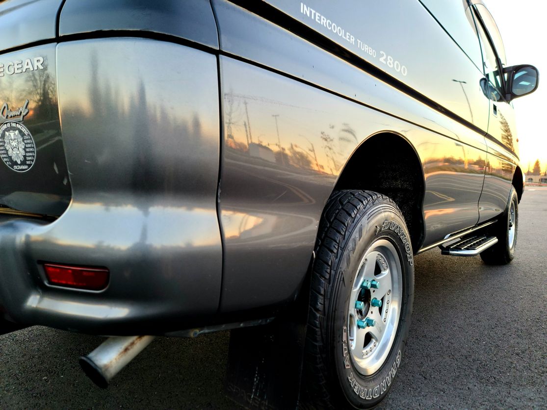 Sold: 1996 Mitsubishi Delica Space Gear Super Exceed