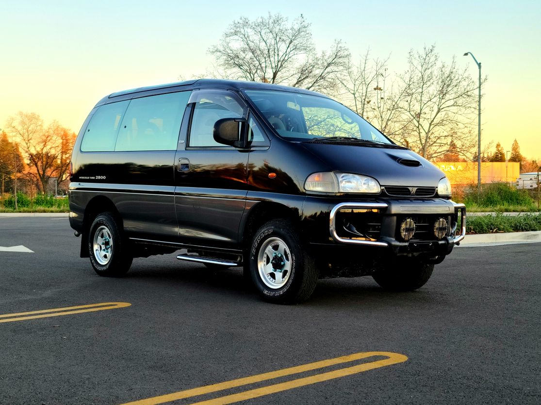 Sold: 1996 Mitsubishi Delica Space Gear Super Exceed