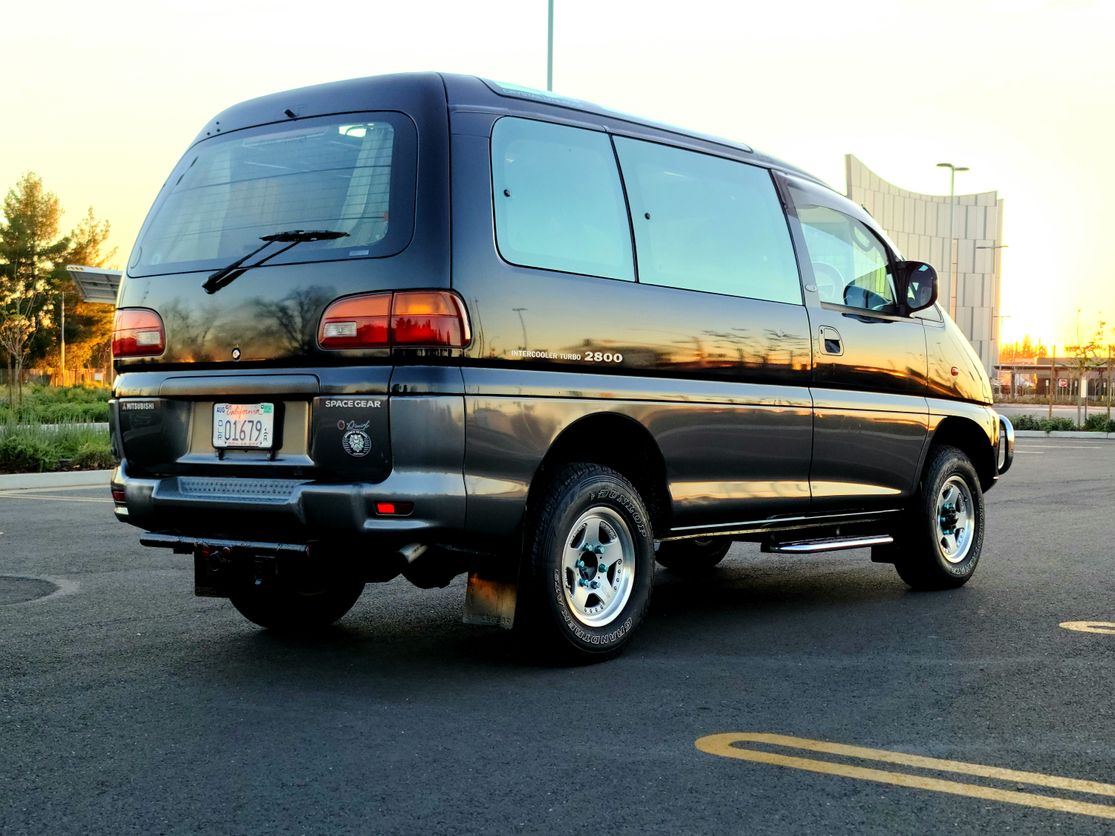 Sold: 1996 Mitsubishi Delica Space Gear Super Exceed