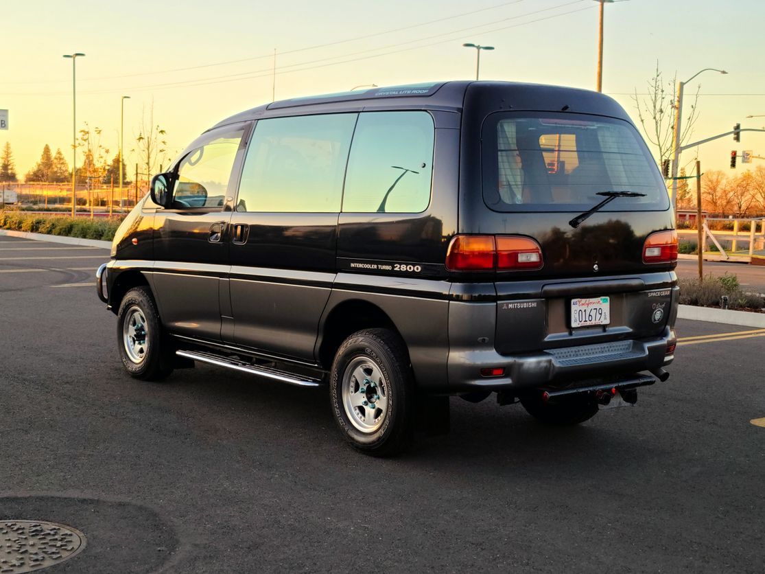 Sold: 1996 Mitsubishi Delica Space Gear Super Exceed