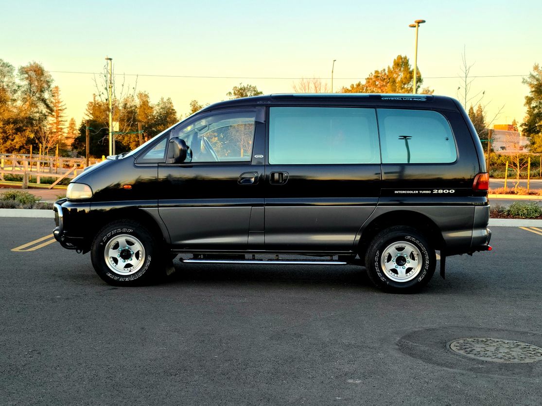 Sold: 1996 Mitsubishi Delica Space Gear Super Exceed