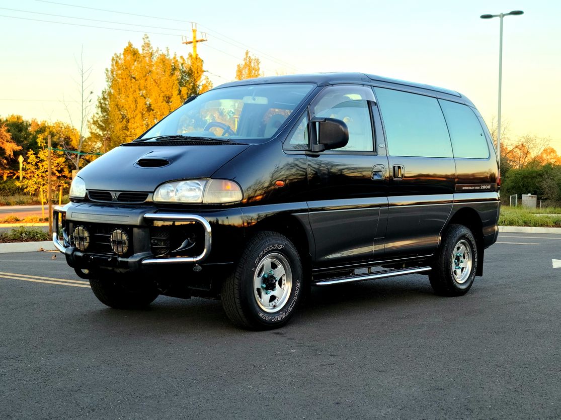 Sold: 1996 Mitsubishi Delica Space Gear Super Exceed
