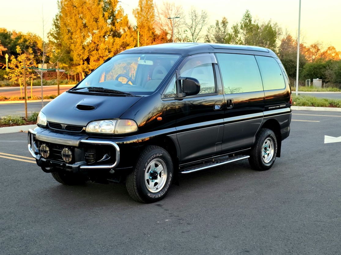 Sold: 1996 Mitsubishi Delica Space Gear Super Exceed