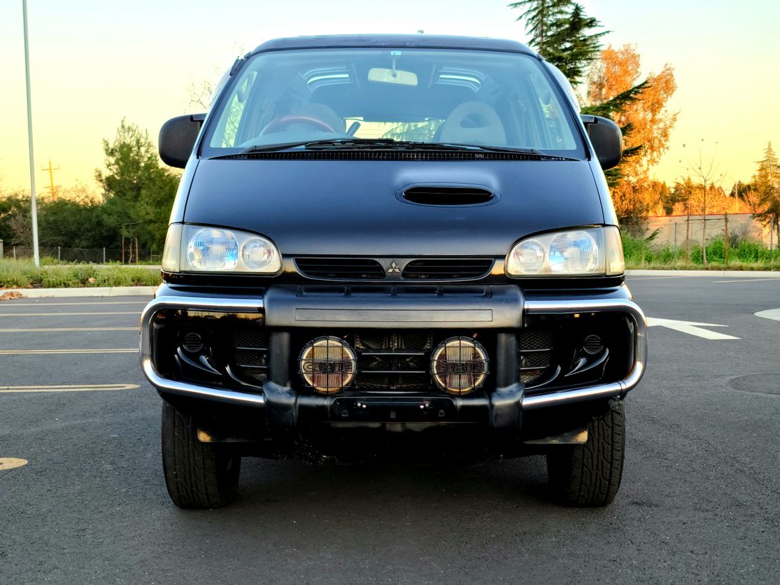 Sold: 1996 Mitsubishi Delica Space Gear Super Exceed