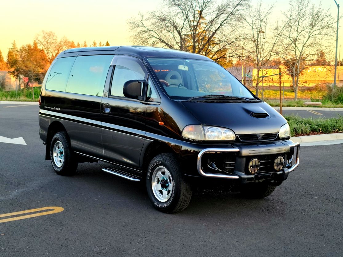 Sold: 1996 Mitsubishi Delica Space Gear Super Exceed