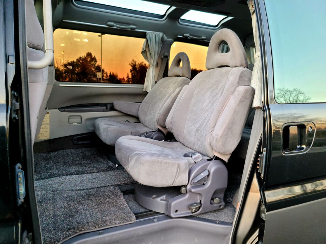 Sold: 1996 Mitsubishi Delica Space Gear Super Exceed