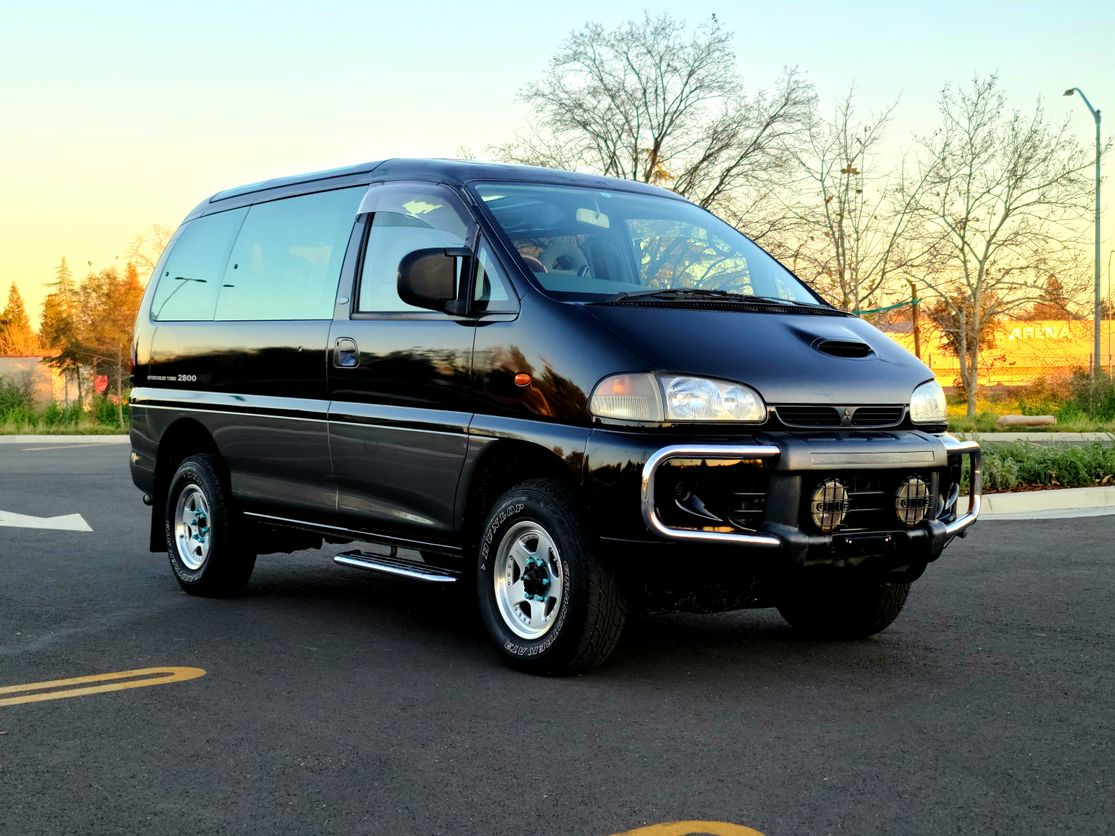 Sold: 1996 Mitsubishi Delica Space Gear Super Exceed
