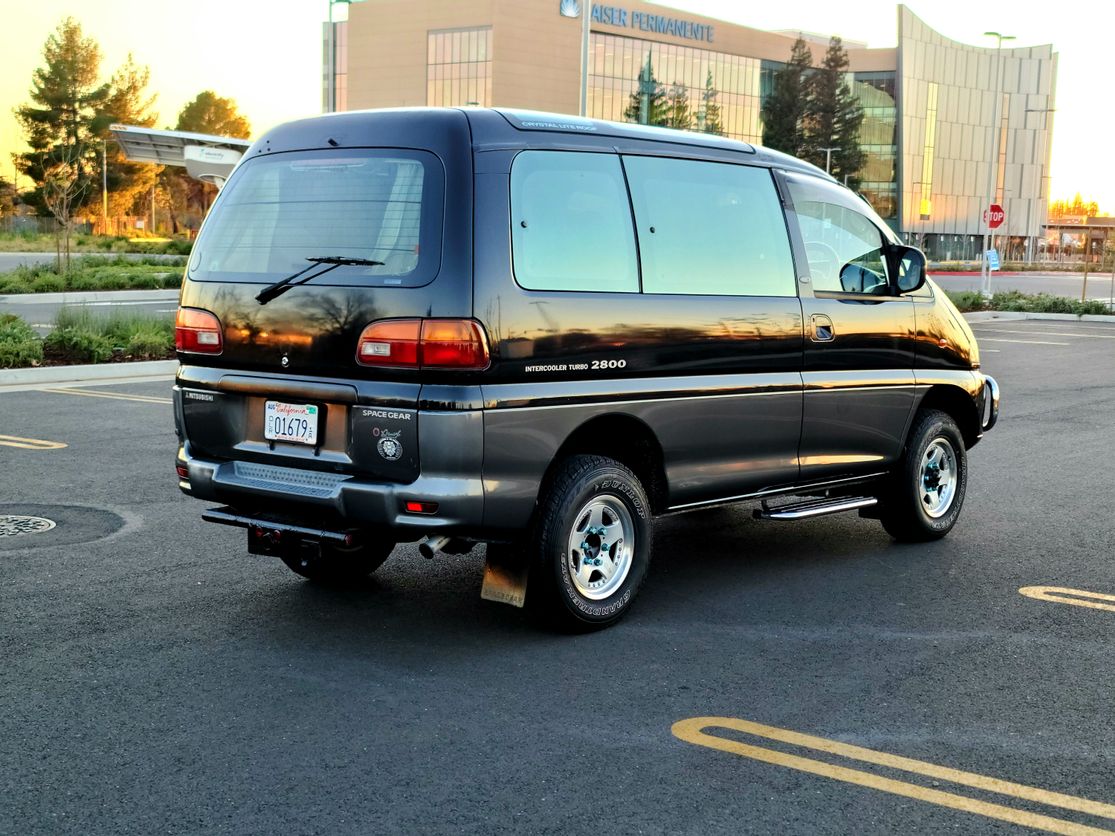 Sold: 1996 Mitsubishi Delica Space Gear Super Exceed