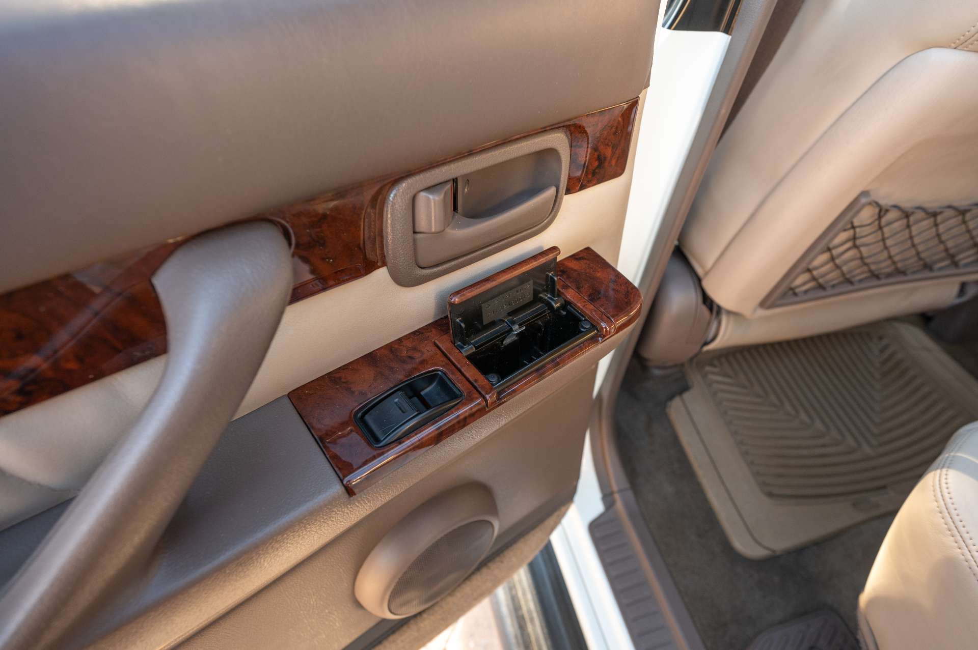 Sold: 1997 Lexus LX 450