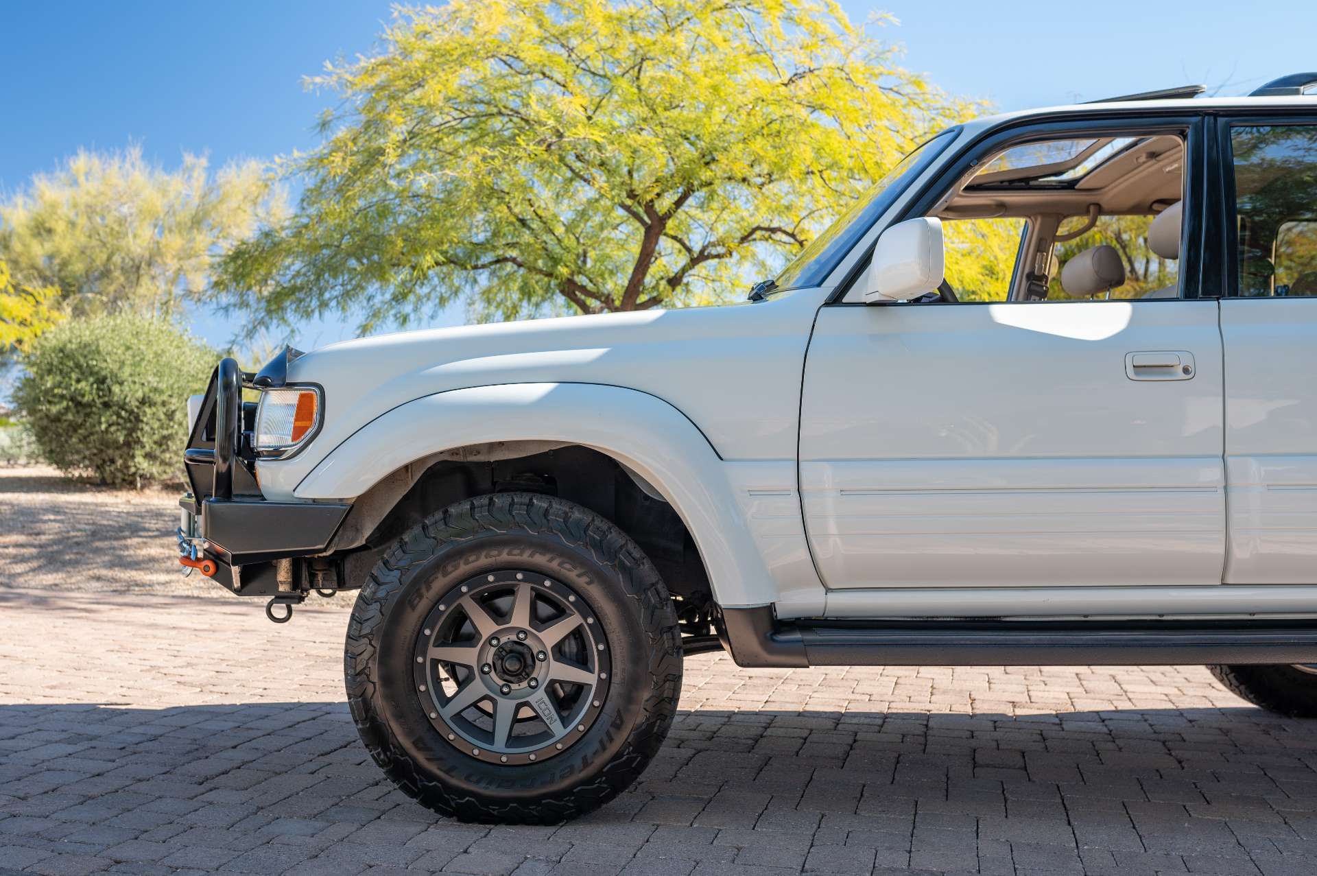 Sold: 1997 Lexus LX 450