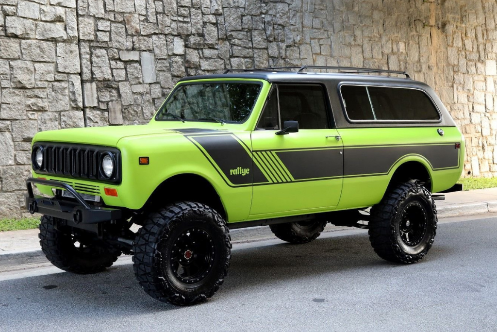 Sold: 1977 International Scout II Traveler-1