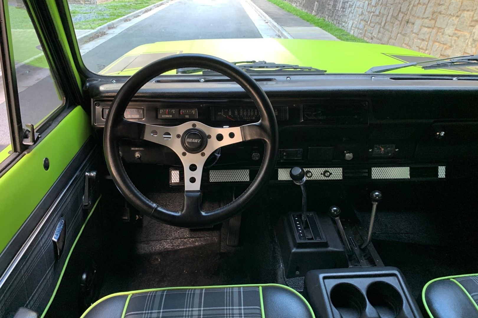 Sold: 1977 International Scout II Traveler