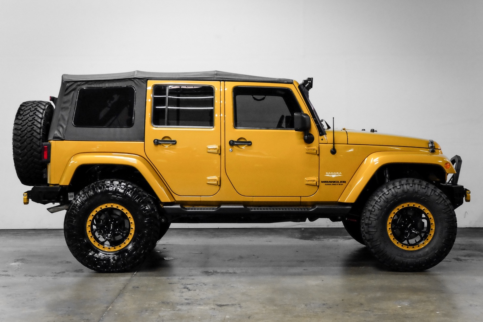 Sold: 2014 Jeep Wrangler Unlimited Sahara