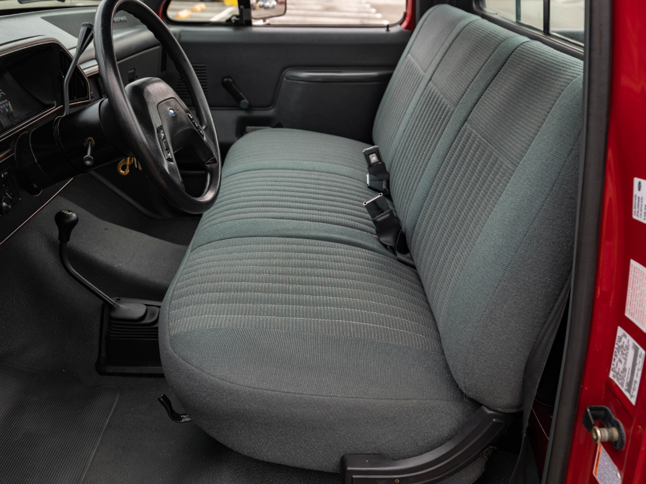 Sold: 1990 Ford F-150 XL Regular Cab 4x4