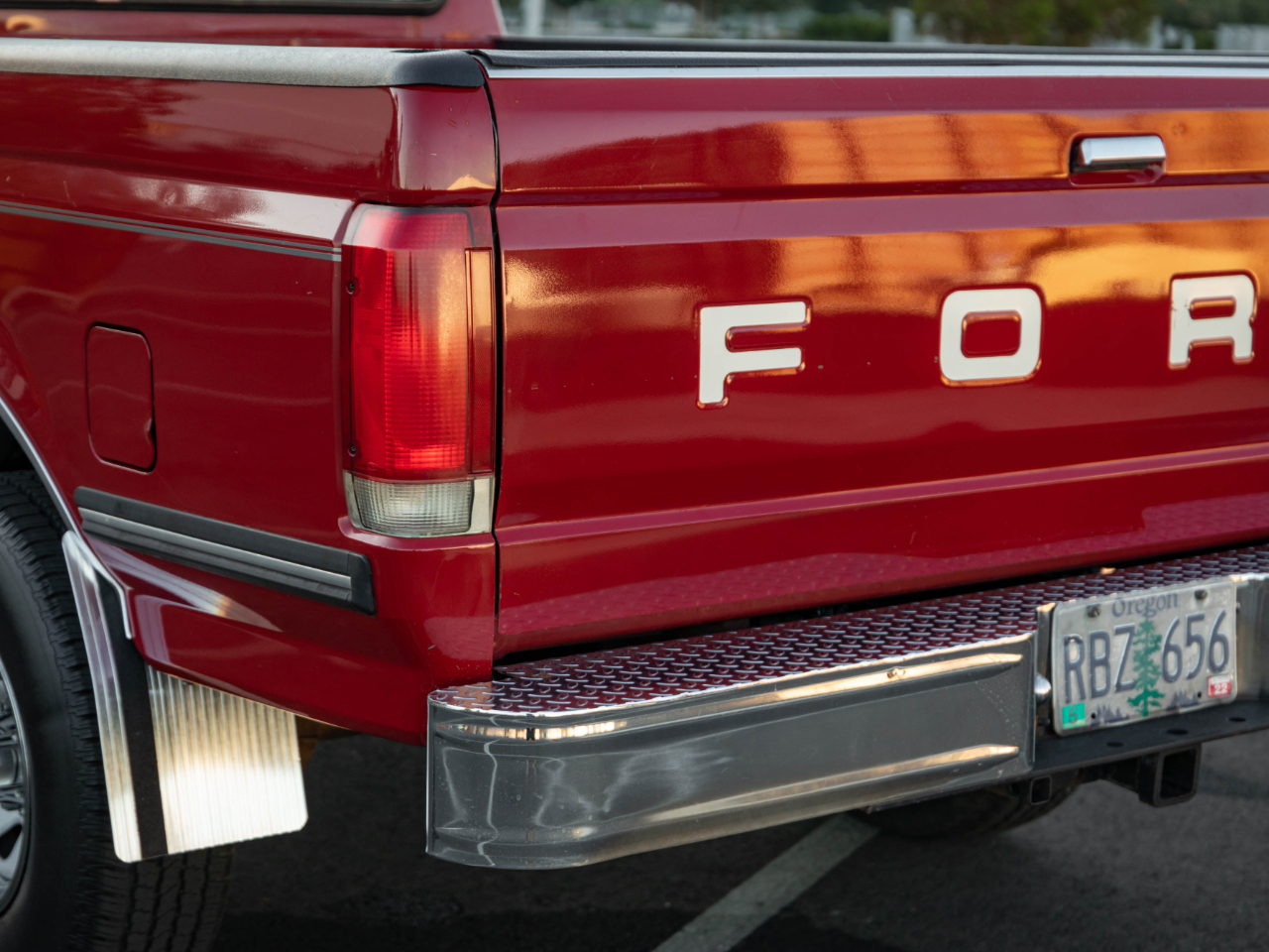 Sold: 1990 Ford F-150 XL Regular Cab 4x4