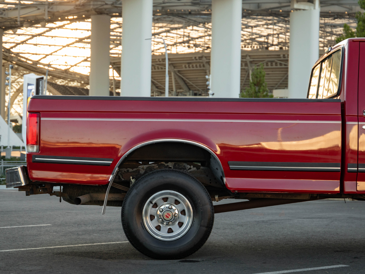 Sold: 1990 Ford F-150 XL Regular Cab 4x4