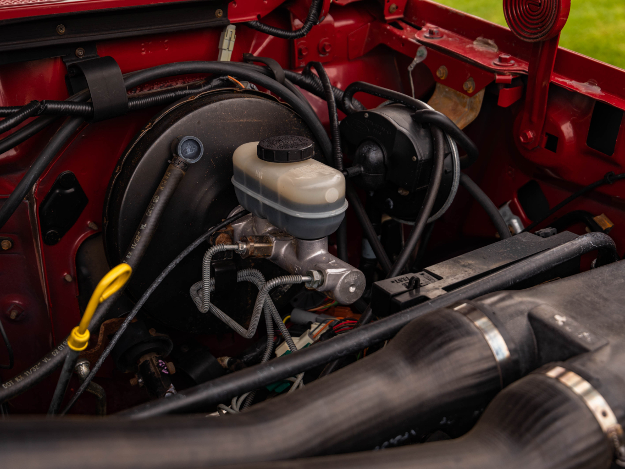 Sold: 1990 Ford F-150 XL Regular Cab 4x4