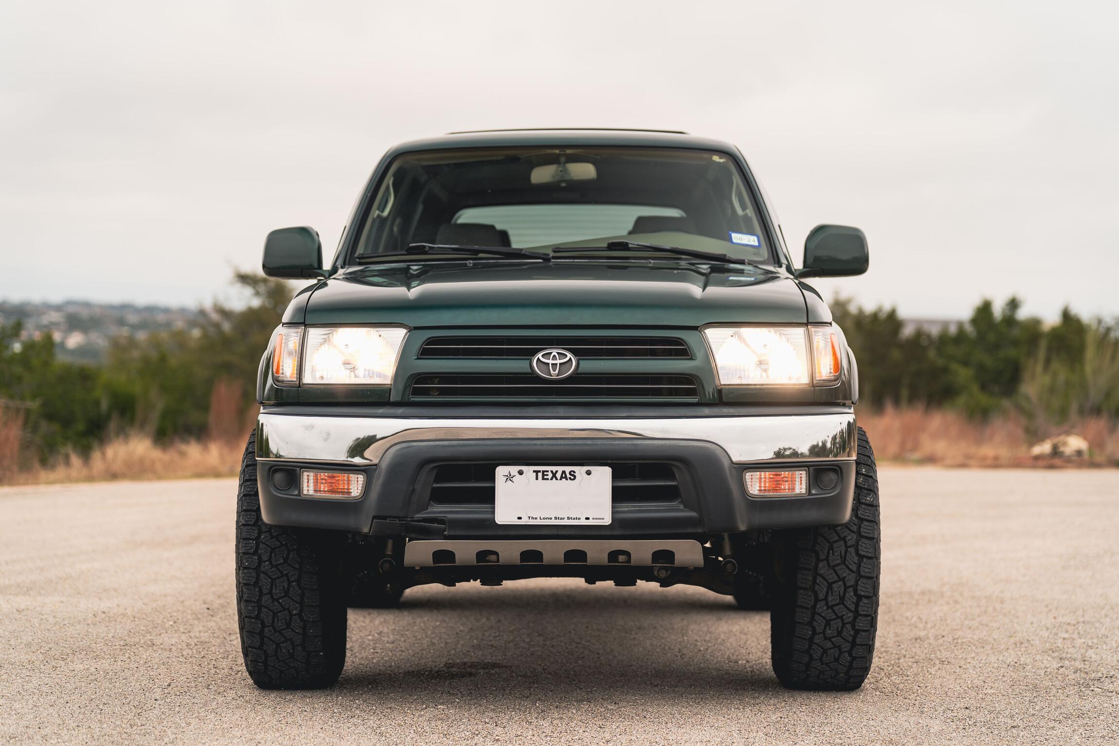 Sold: 2000 Toyota 4Runner SR5 4x4