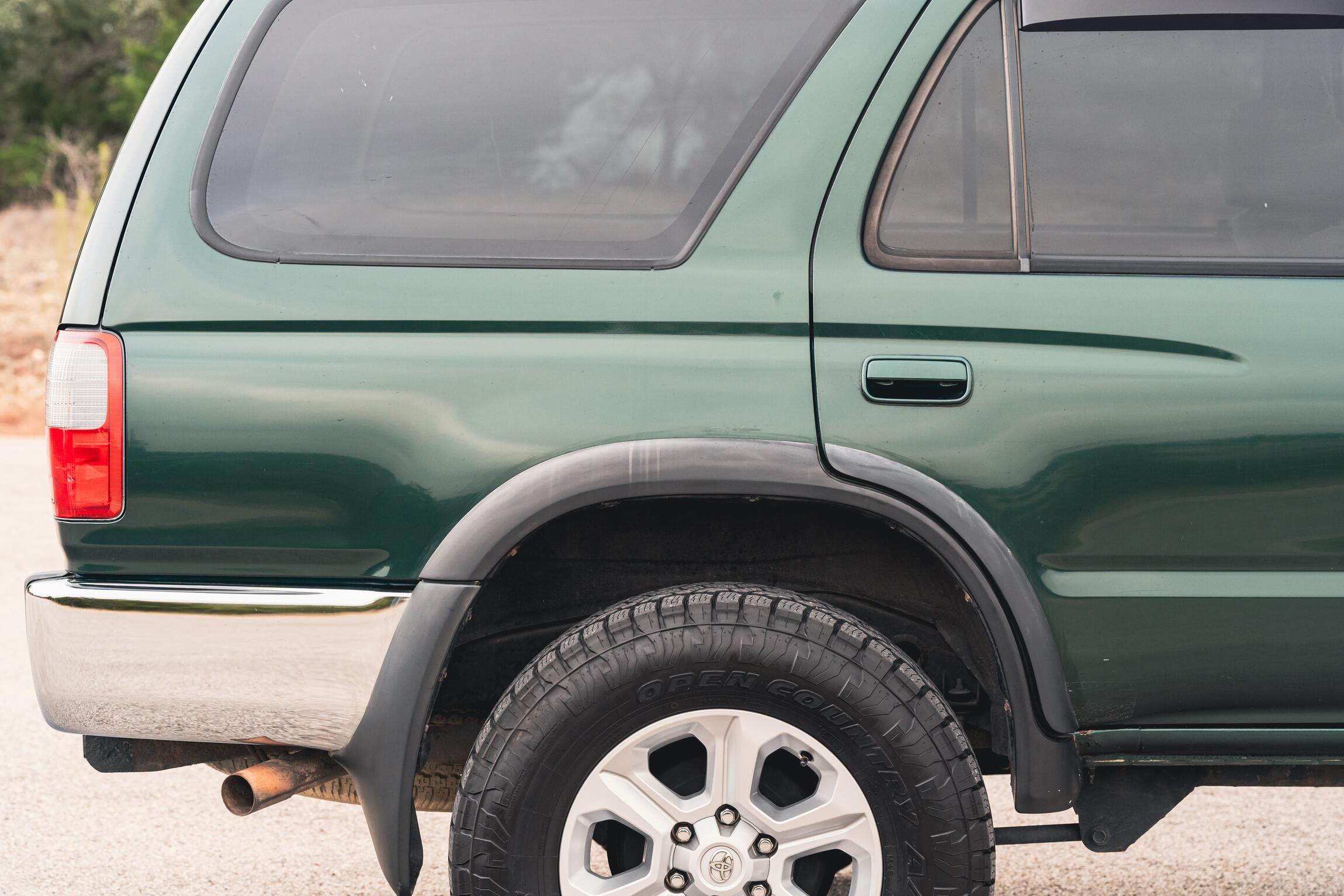 Sold: 2000 Toyota 4Runner SR5 4x4