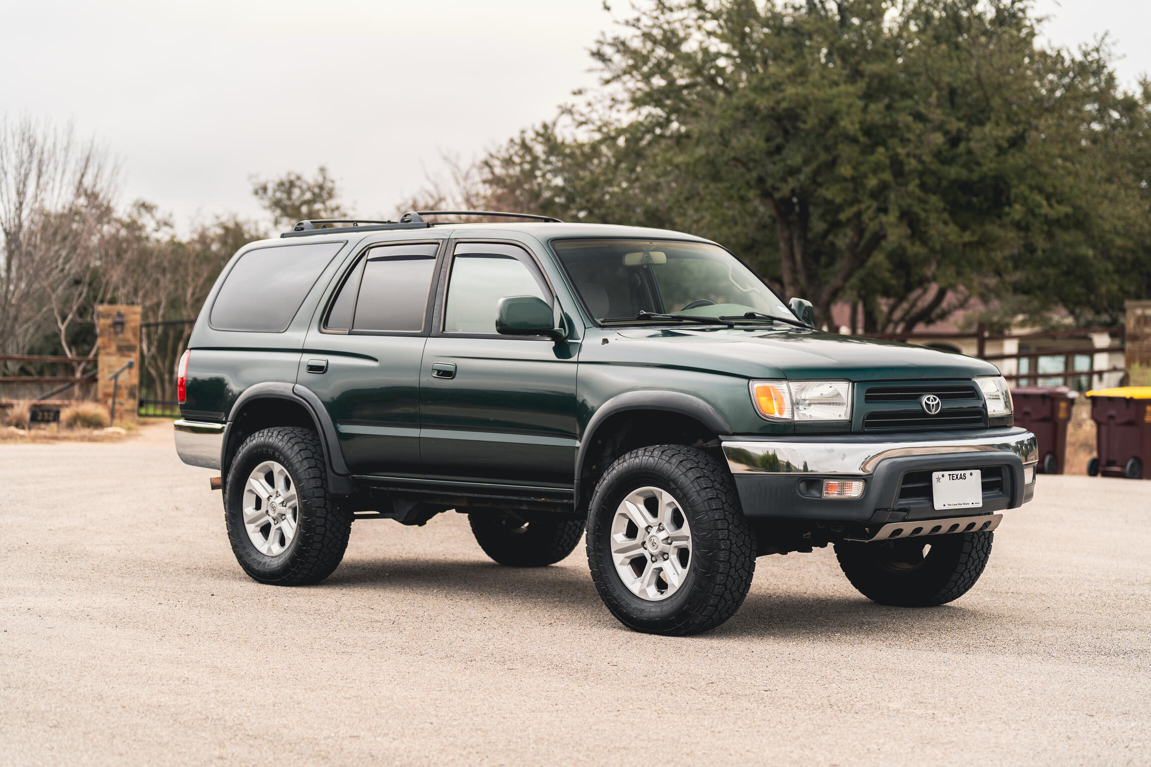 Sold: 2000 Toyota 4Runner SR5 4x4