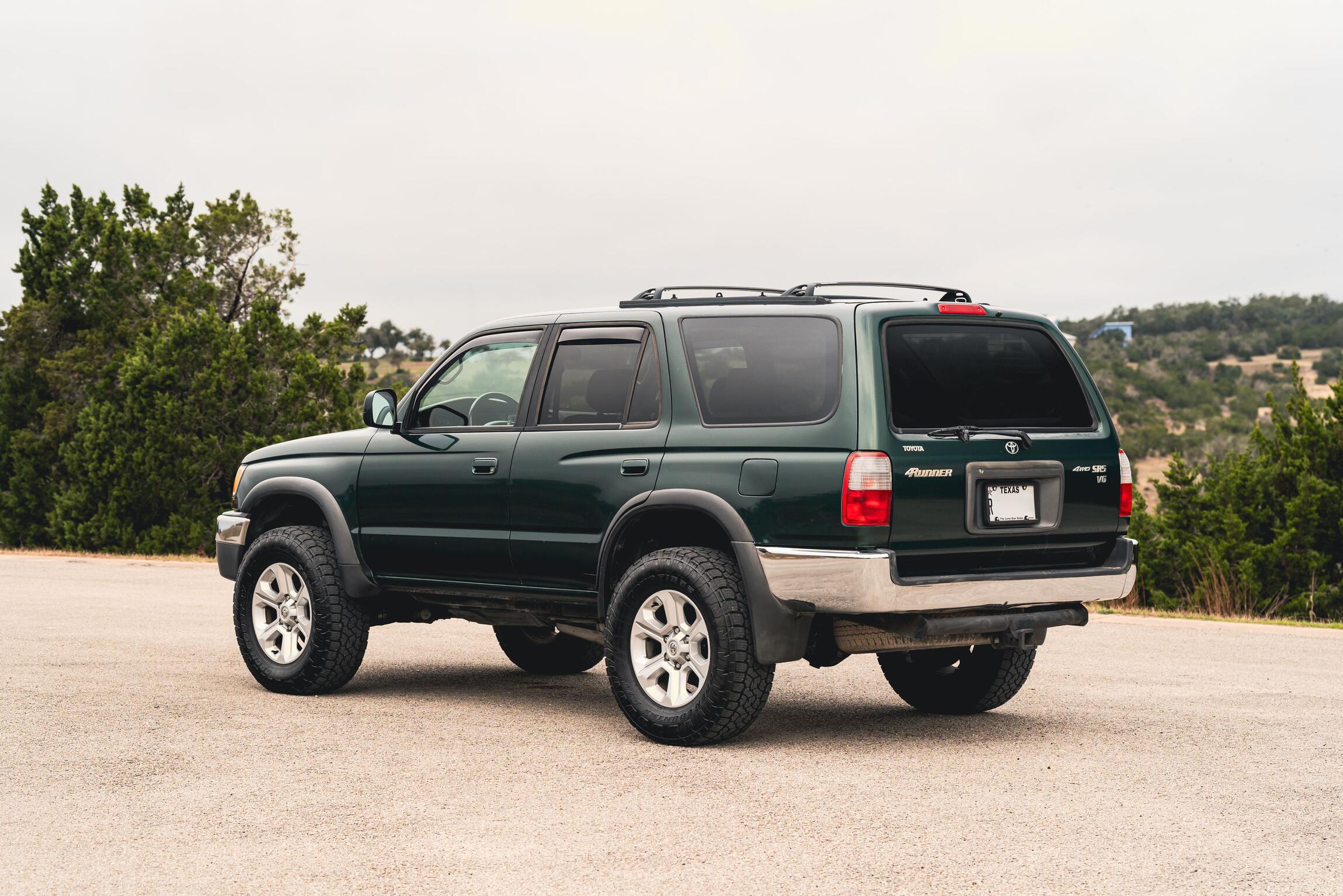 Sold: 2000 Toyota 4Runner SR5 4x4