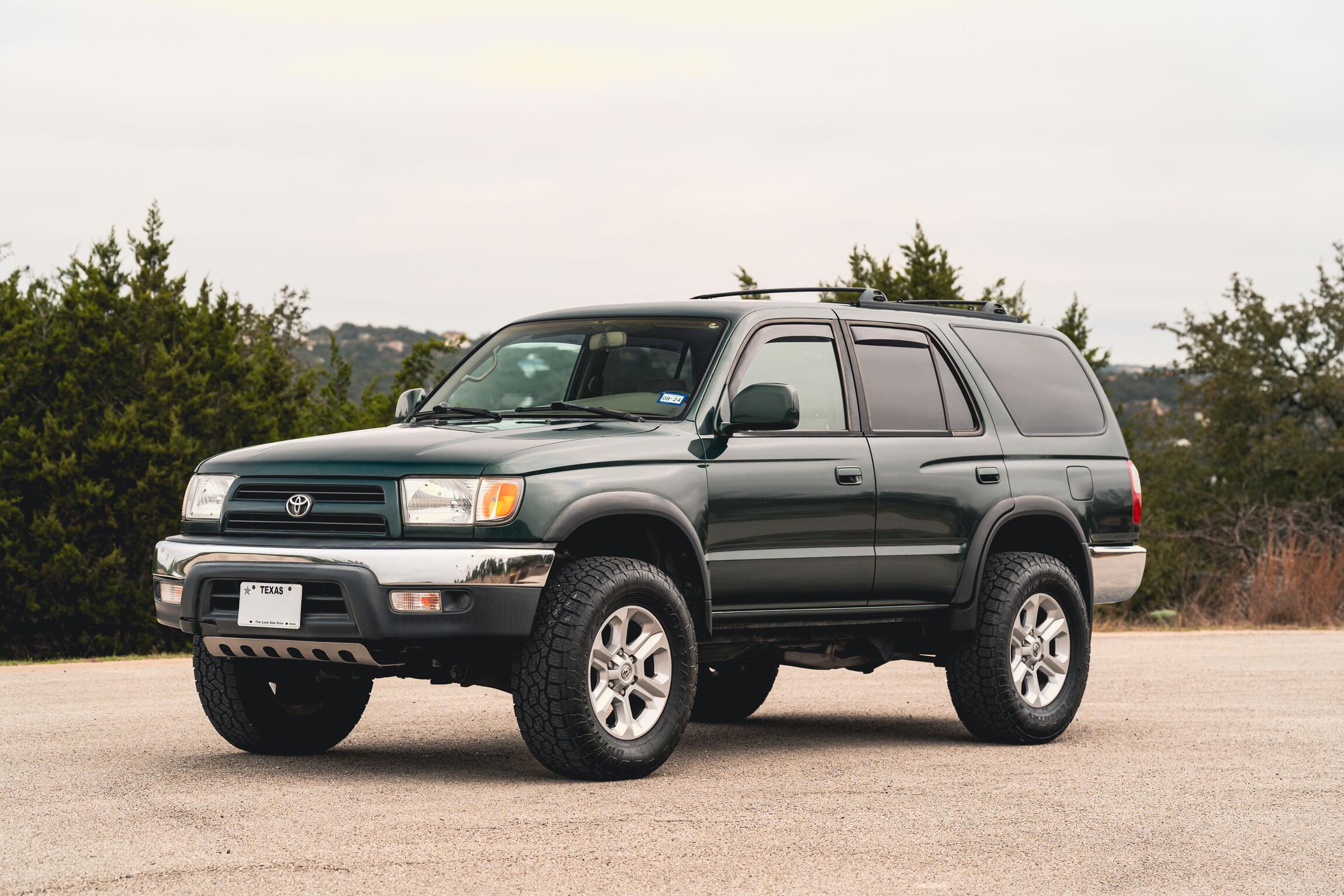 Sold: 2000 Toyota 4Runner SR5 4x4
