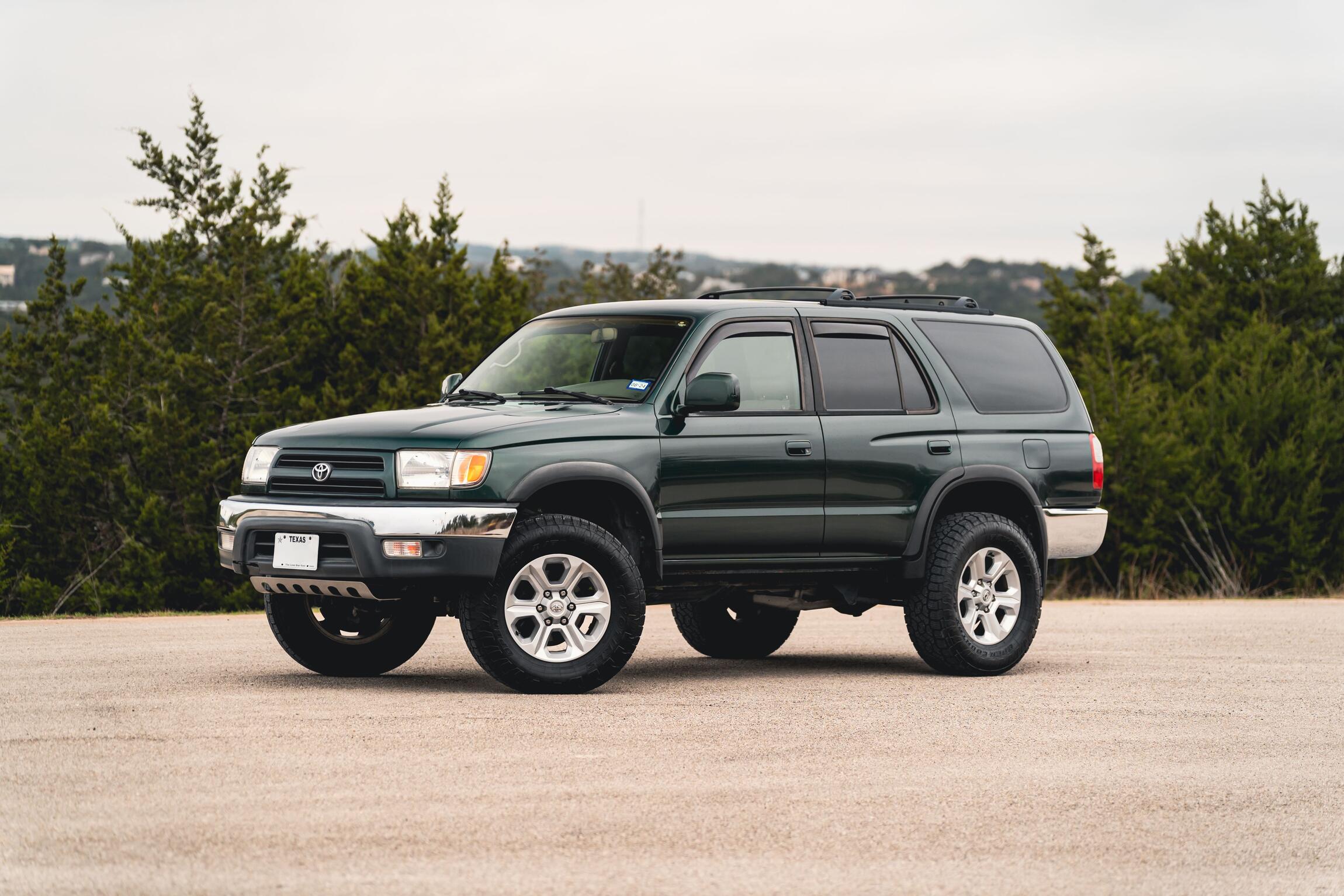 Sold: 2000 Toyota 4Runner SR5 4x4