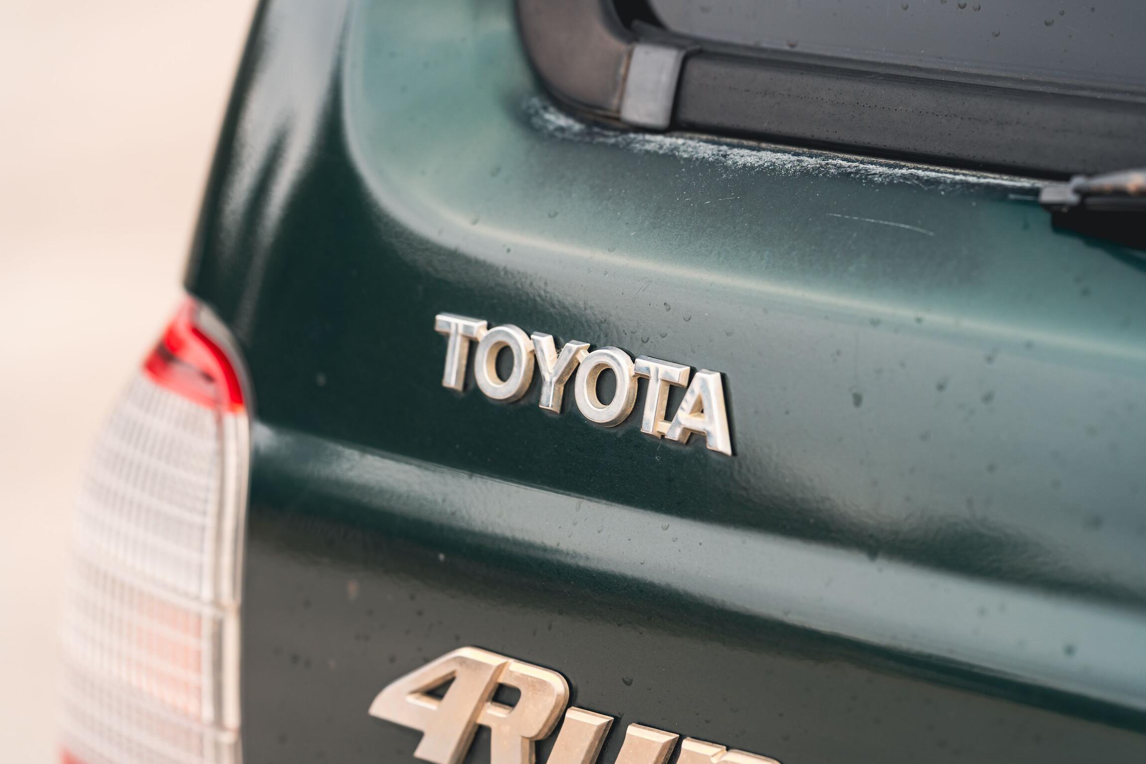 Sold: 2000 Toyota 4Runner SR5 4x4