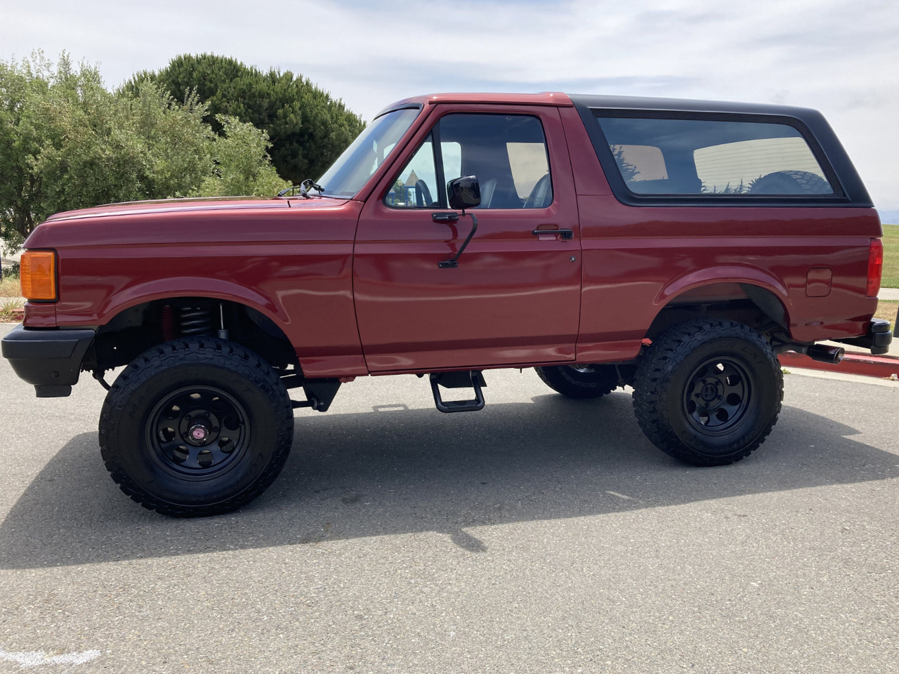 Sold: 1991 Ford Bronco XLT-1