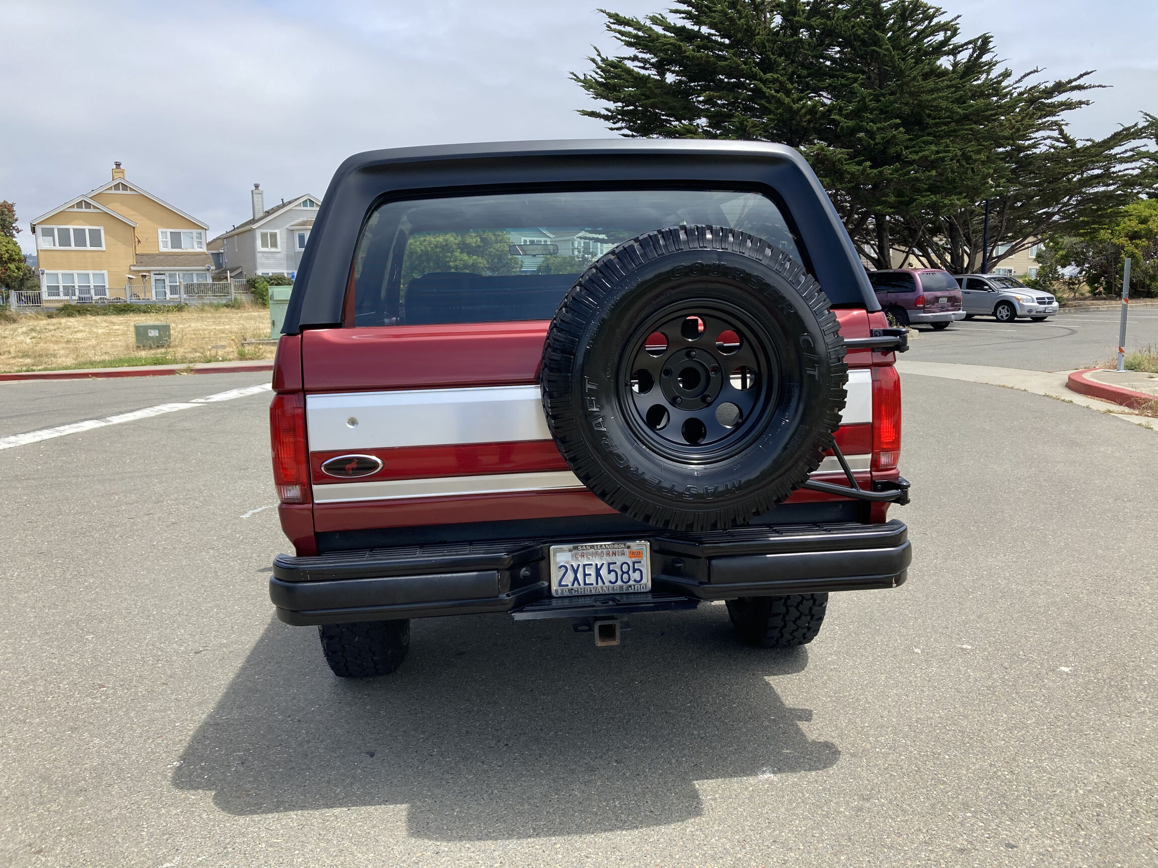 Sold: 1991 Ford Bronco XLT