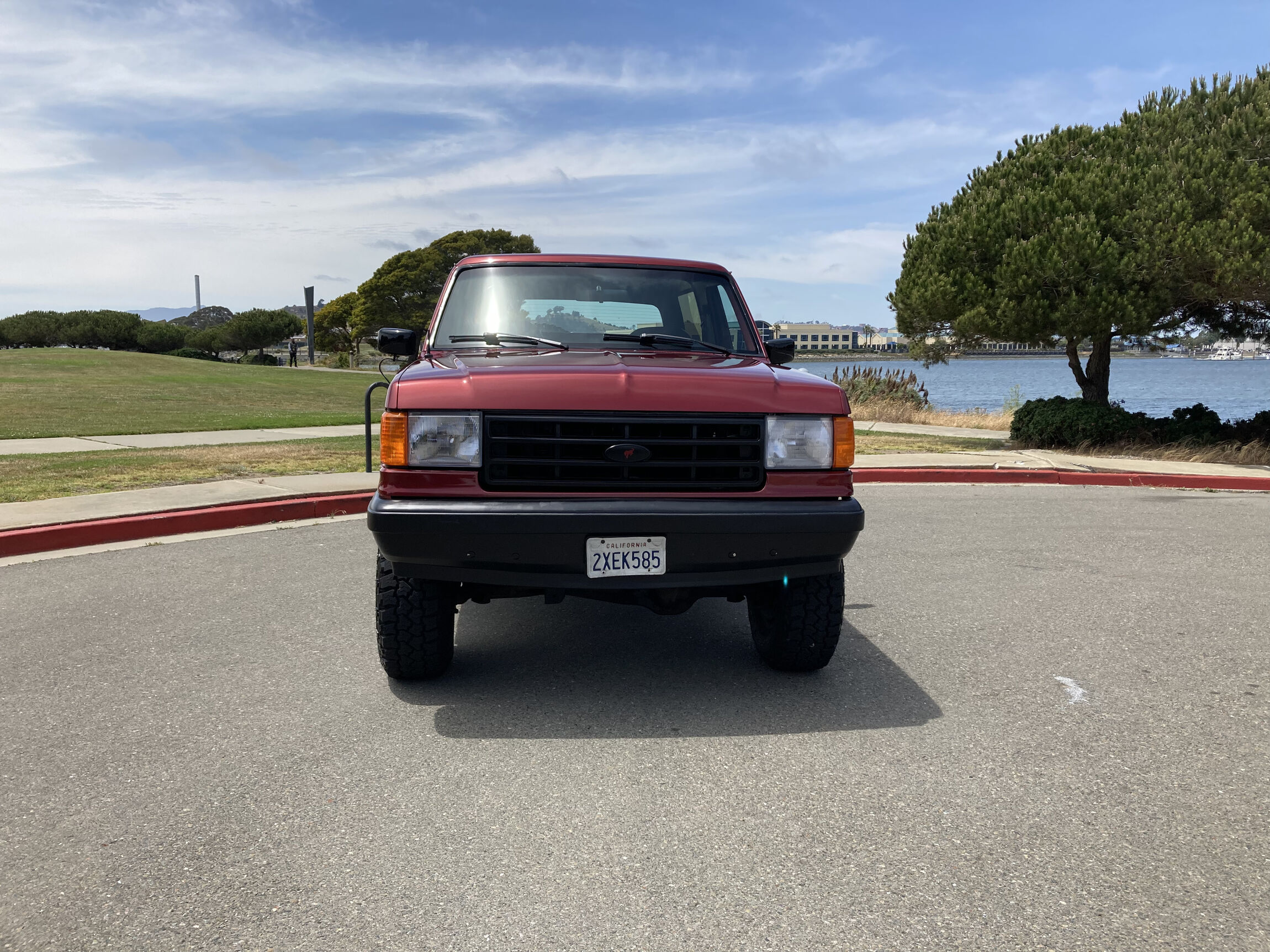 Sold: 1991 Ford Bronco XLT