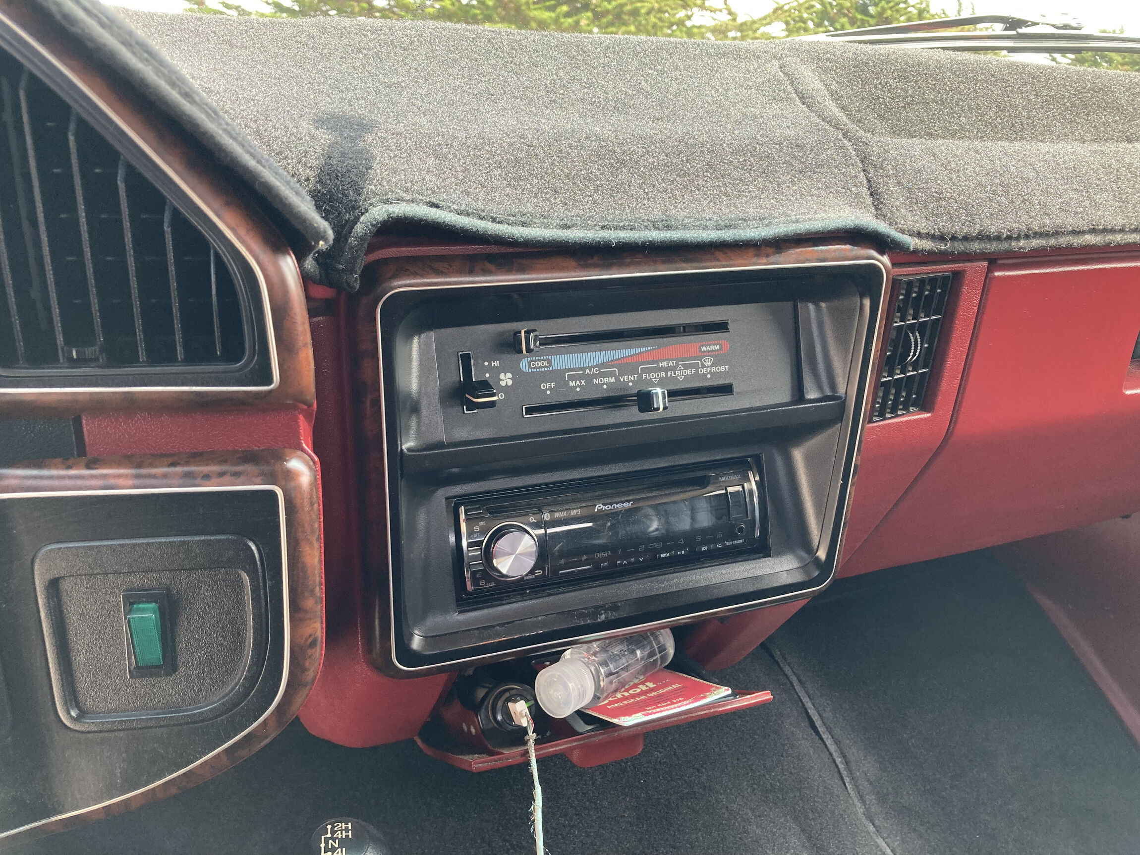 Sold: 1991 Ford Bronco XLT