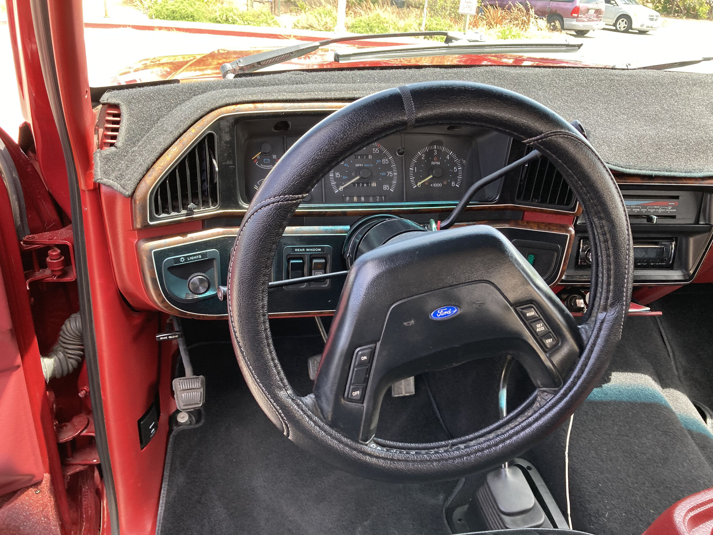 Sold: 1991 Ford Bronco XLT