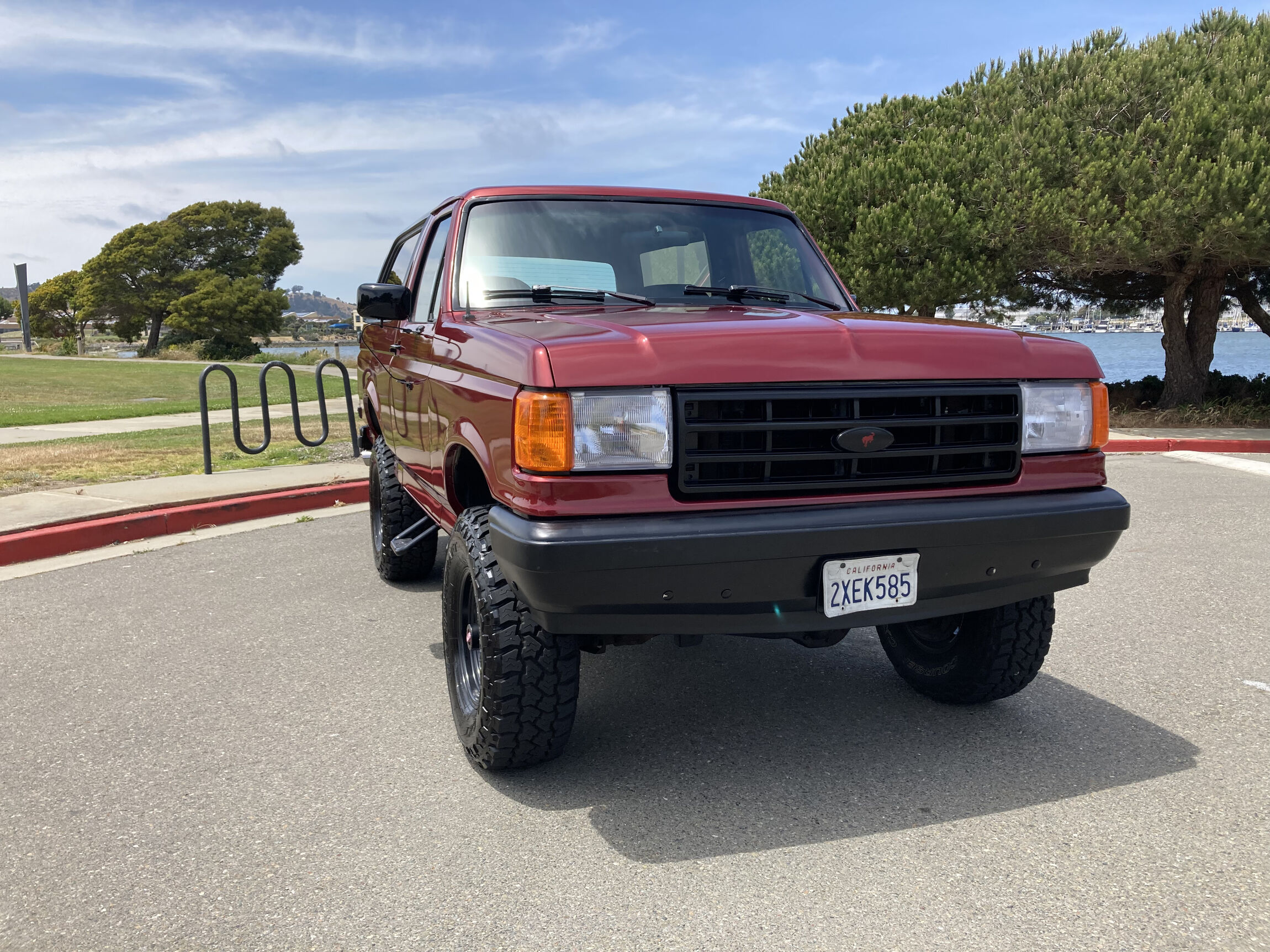 Sold: 1991 Ford Bronco XLT