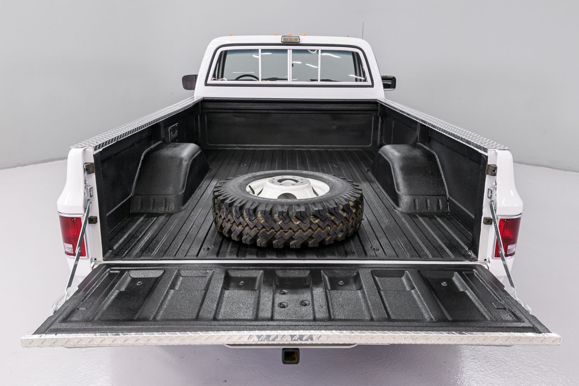 Sold: 1988 Chevrolet Scottsdale V30