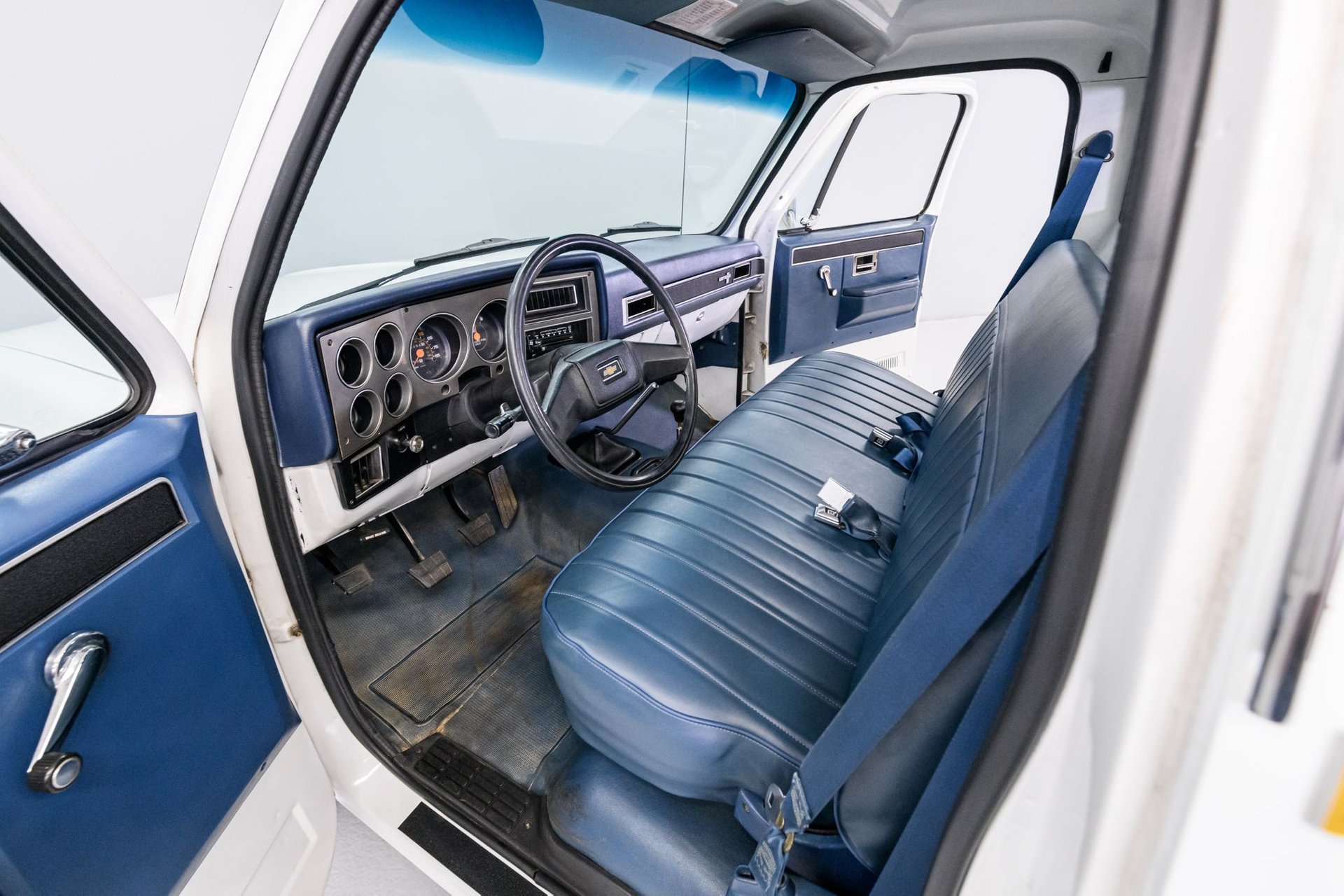 Sold: 1988 Chevrolet Scottsdale V30