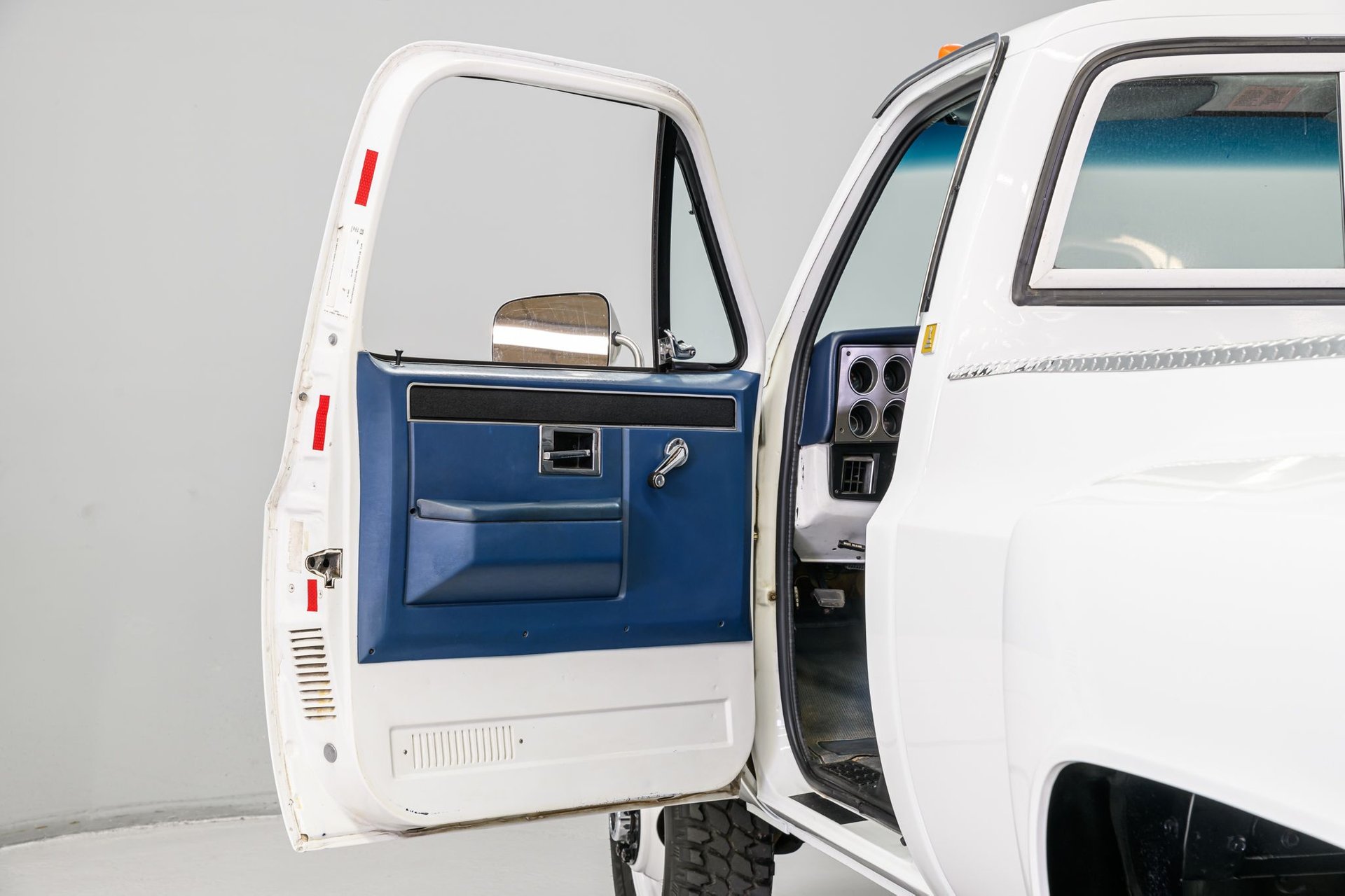 Sold: 1988 Chevrolet Scottsdale V30